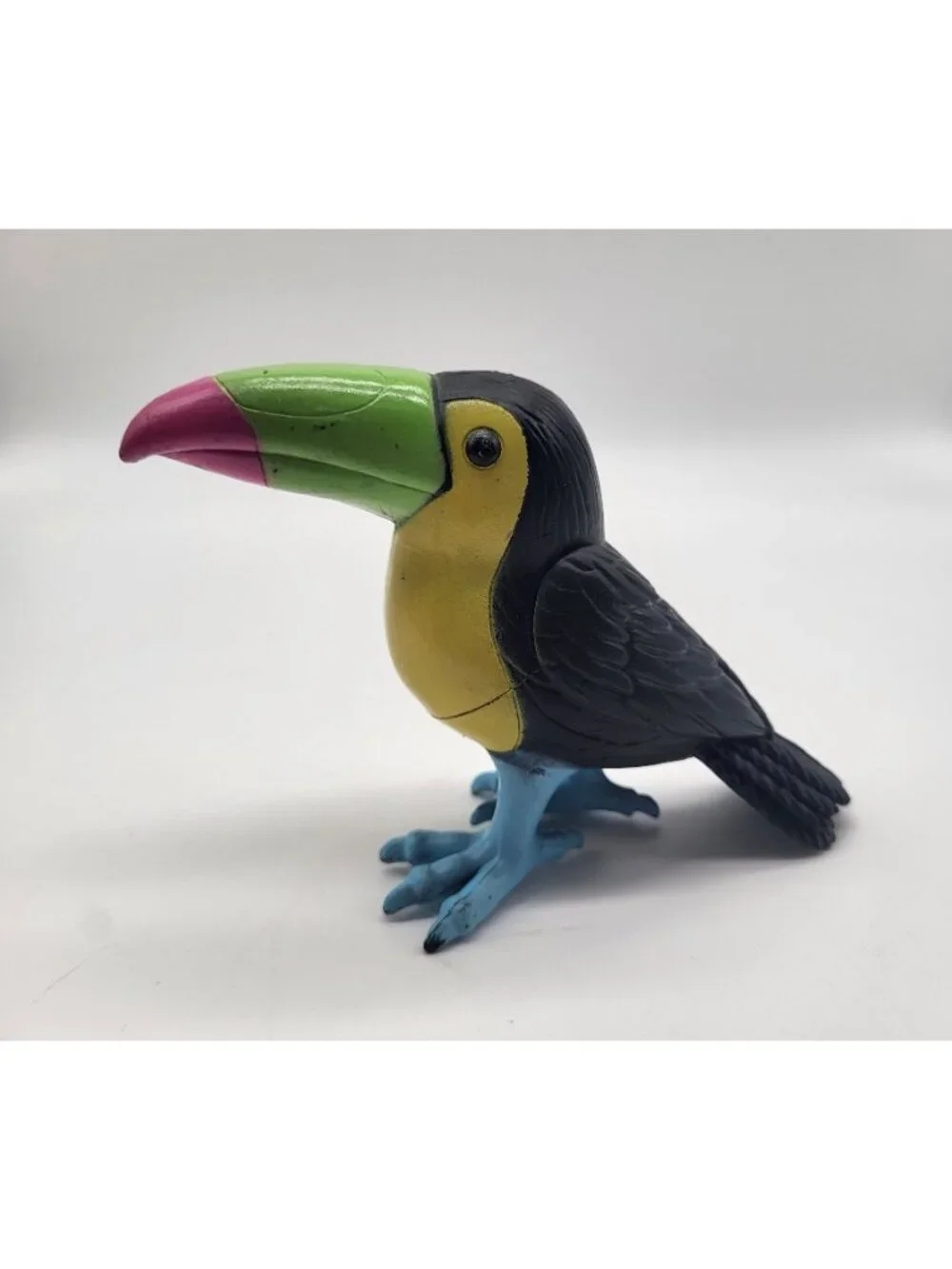 Ankyo Set of 2 Wildlife Birds Pink Cockatoo/Parakeet & Toucan Figures Toys